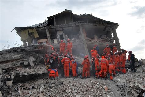 türkiye'de depremde kaç kişi öldü